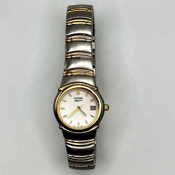Vintage Citizen Elegance 90’s Round Gold Silver tones Ladies watch Working - Picture 6 of 11